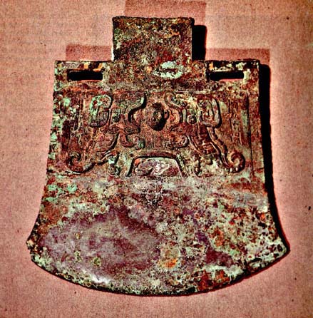 Hache de bronze de la tombe de Fu Hao